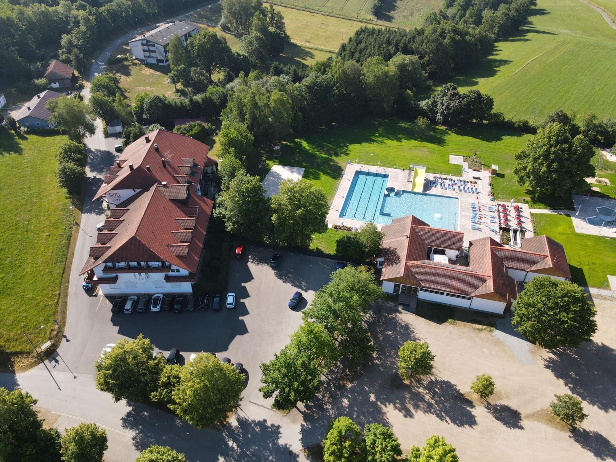 Sattelbogener Hof Hotel 3*